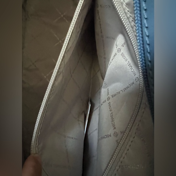 Michael Kors Gilly bag - Picture 8 of 9